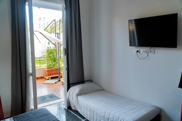 Room 3 of 42
