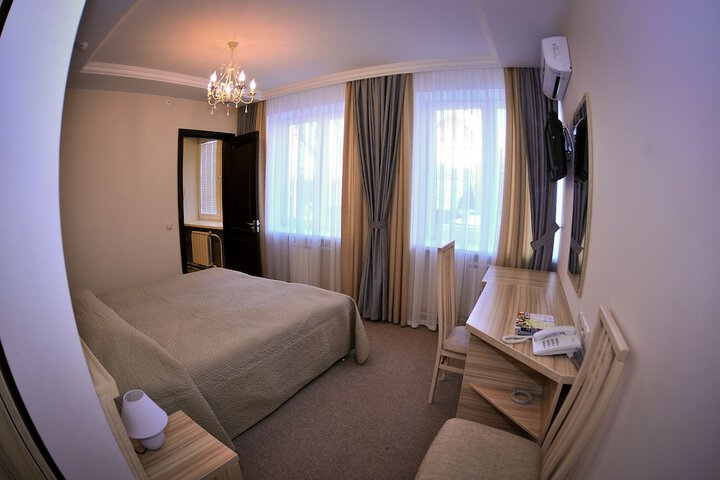 Room 4 of 26