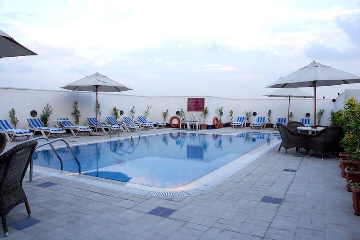Pool 17 of 46