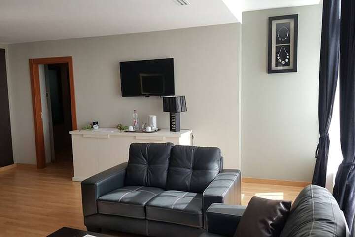 Room 18 of 37