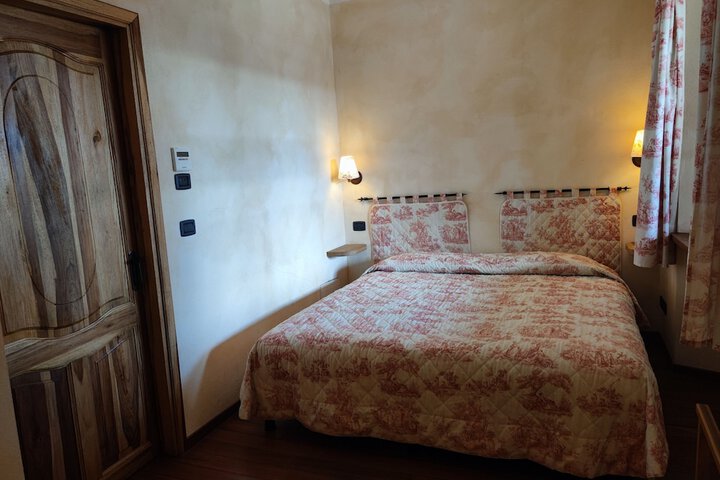 Room 15 of 50