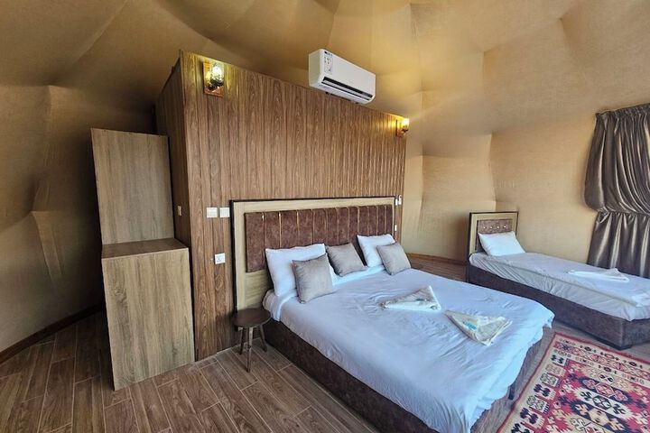 Room 3 of 53
