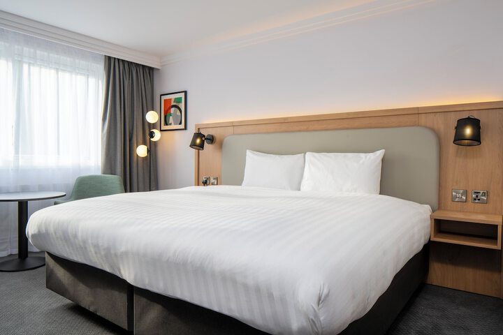 Room 47 of 194