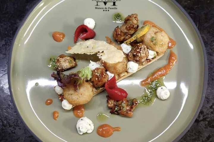 Dining 43 of 76