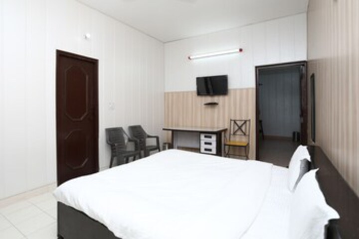 Room 13 of 25