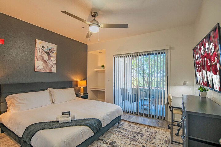 Room 25 of 193