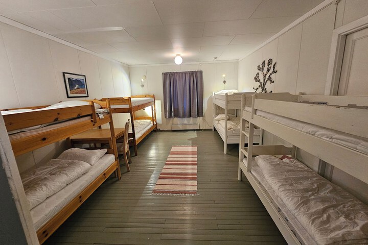 Room 37 of 70
