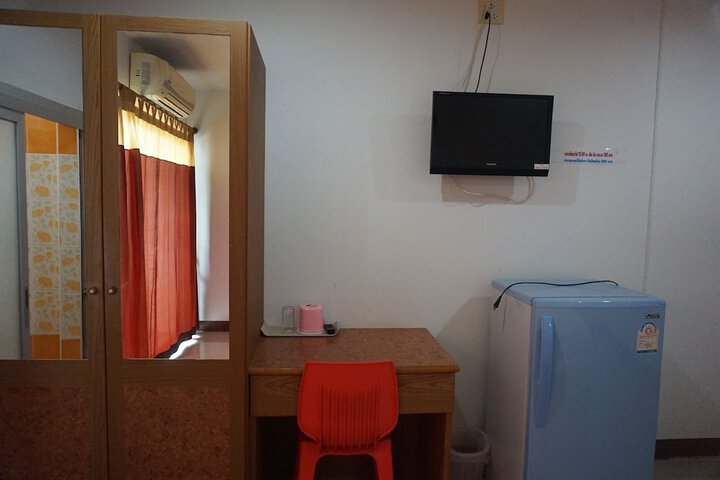 Room 9 of 18