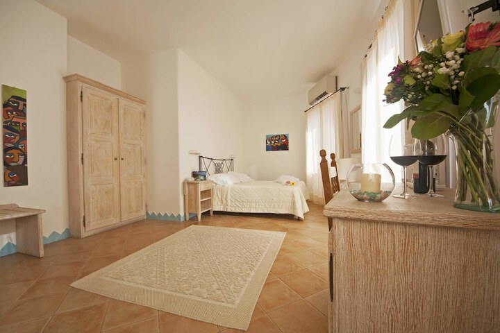 Room 5 of 49