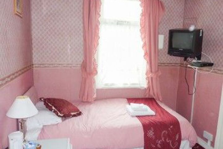Room 11 of 20