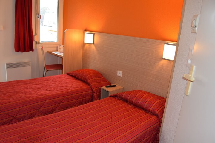 Room 6 of 44