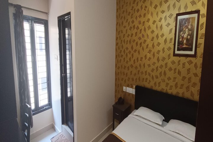 Room 10 of 22
