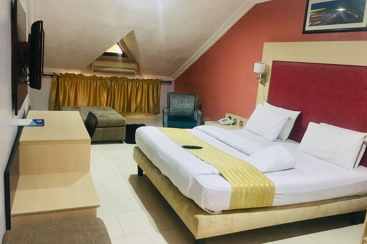 Room 7 of 37