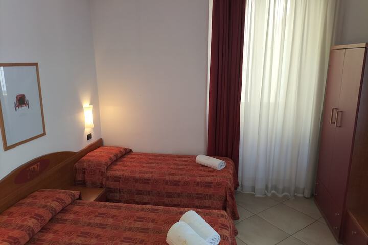 Room 4 of 15