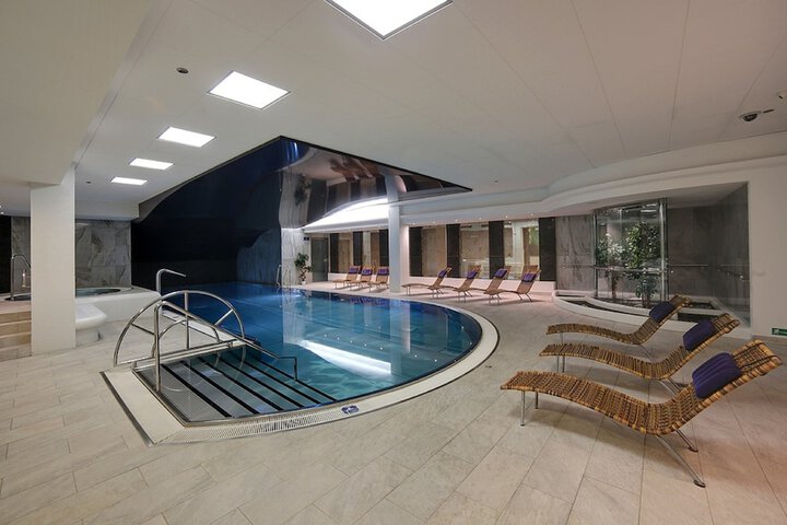 Hotel with Pool