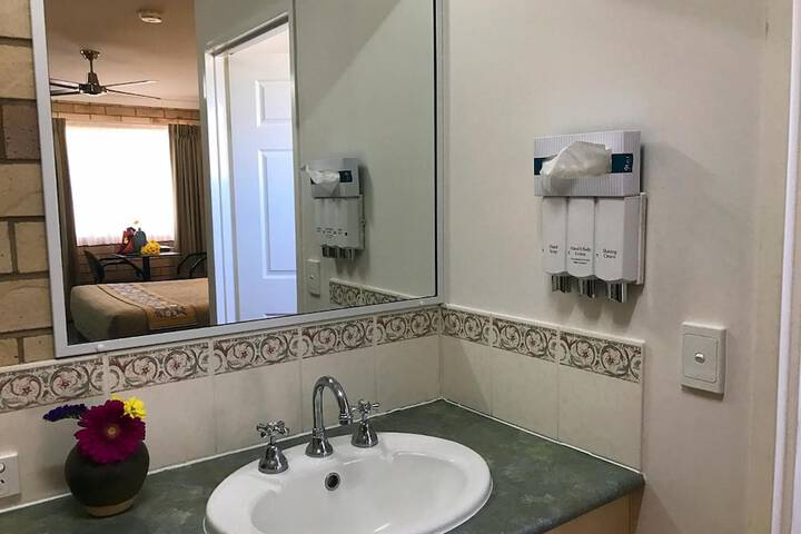 Room 27 of 51
