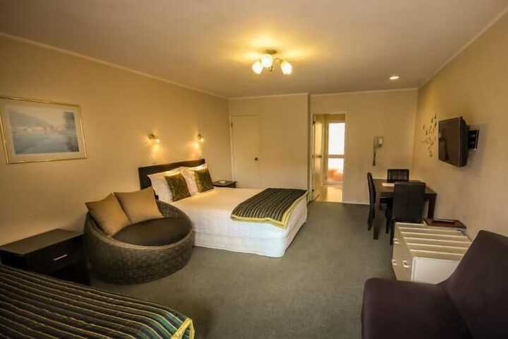 Room 21 of 40