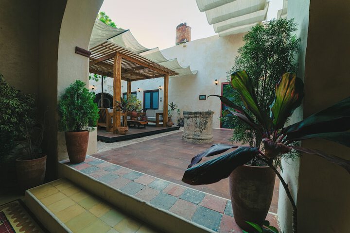 Hotel Exterior 69 of 70