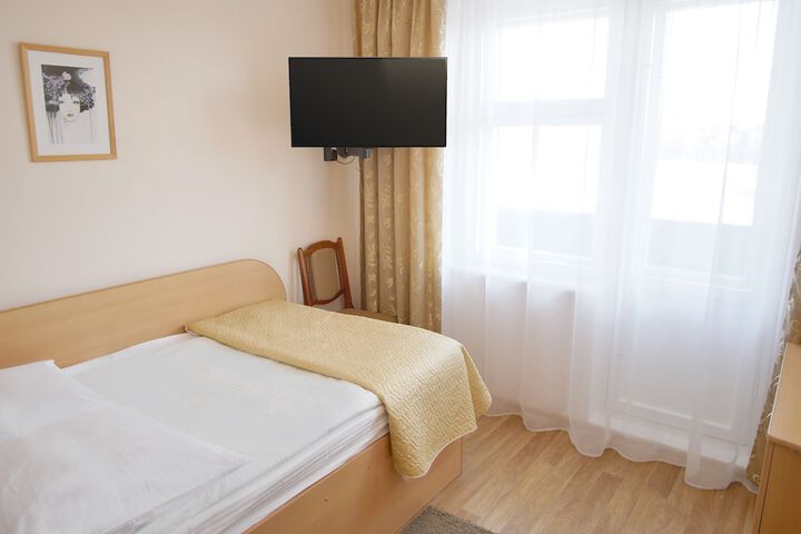 Room 15 of 49