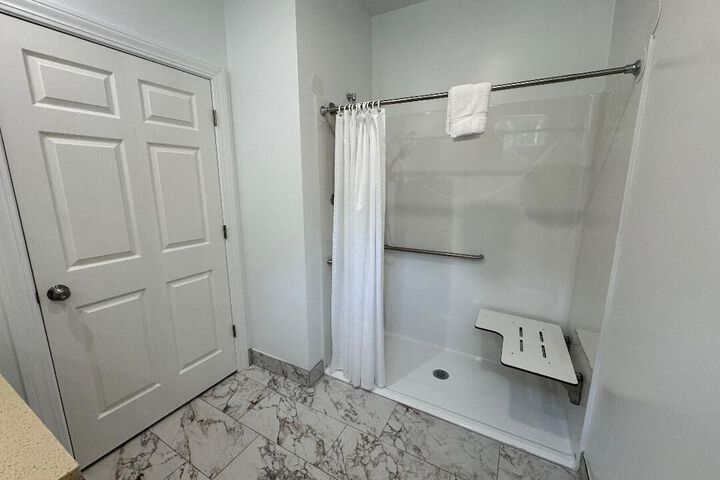 Room 56 of 106