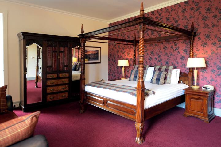 Room 21 of 42