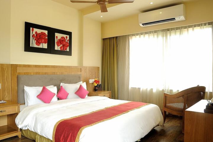 Room 3 of 34