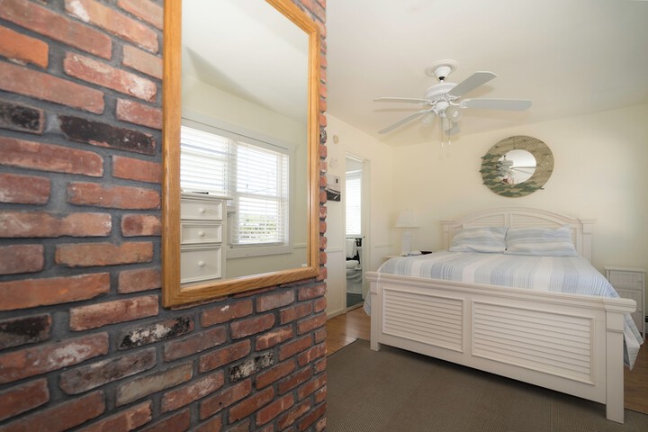Room 85 of 179