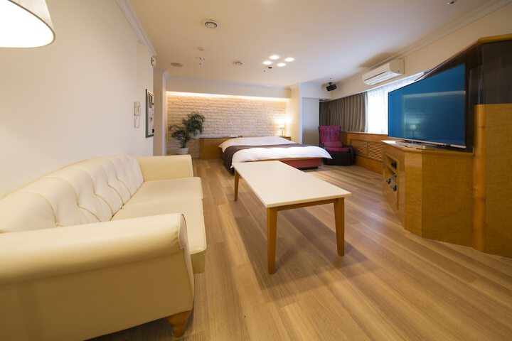 Room 8 of 63