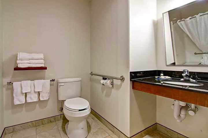 Room 25 of 36