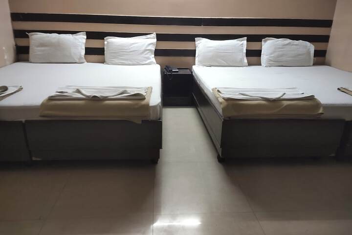 Room 17 of 36