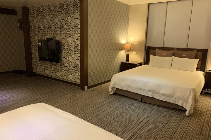 Room 6 of 54