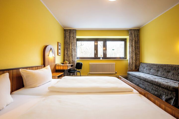 Room 14 of 74