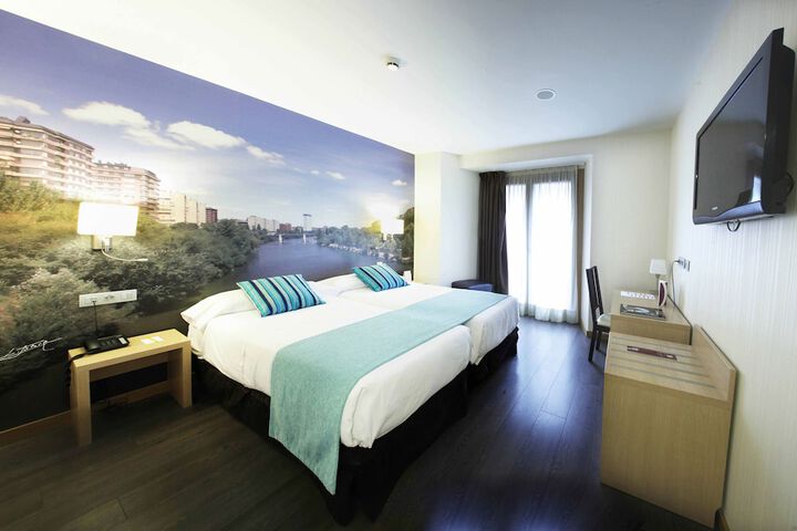 Room 12 of 66