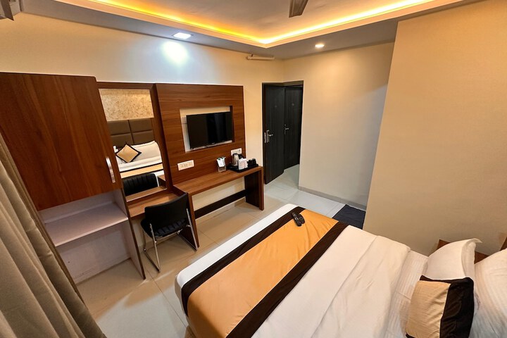 Room 8 of 30