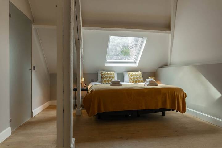 Room 43 of 252