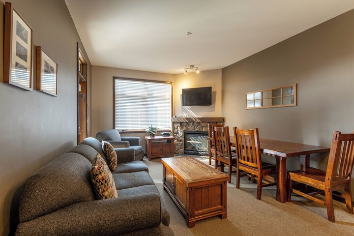 Room 7 of 27