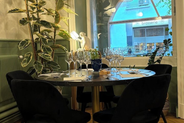 Dining 23 of 30