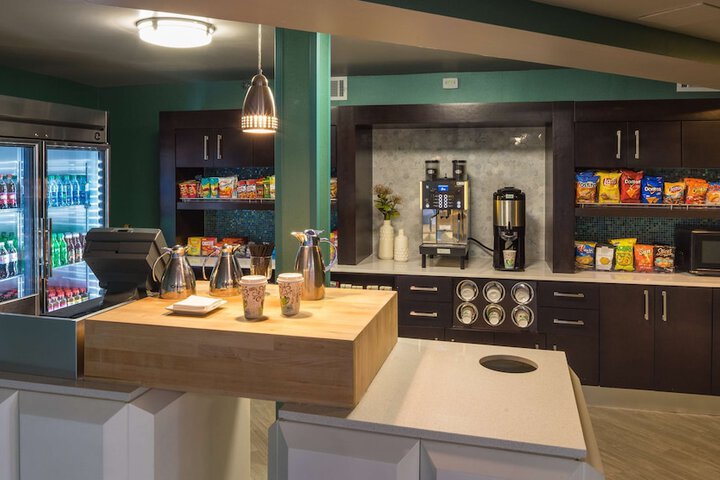 Snack bar