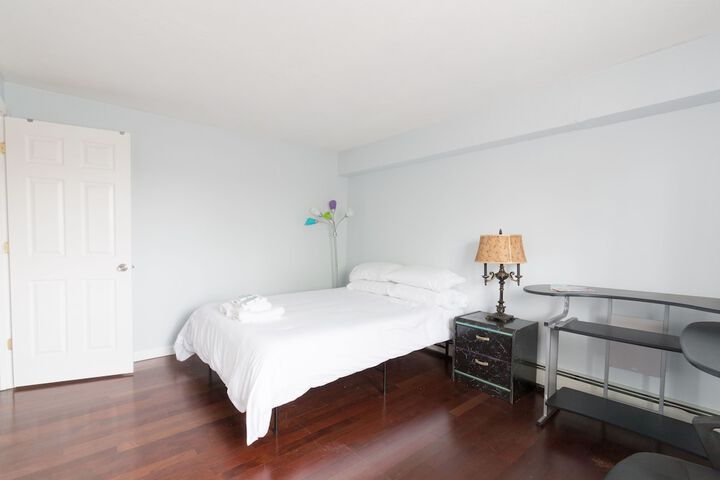 Room 2 of 27