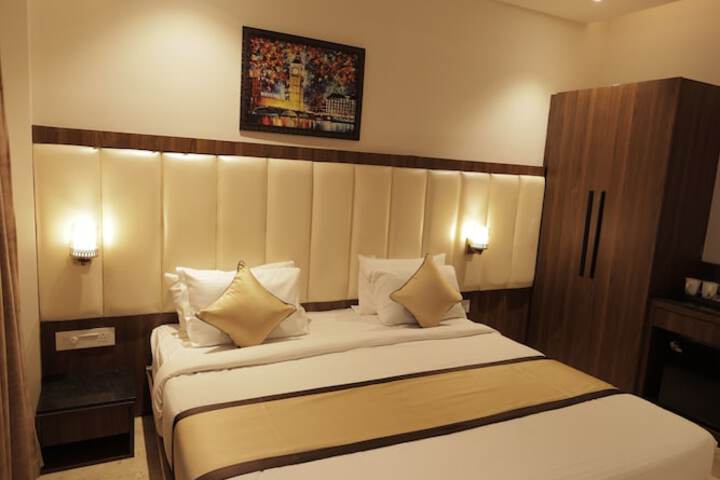 Room 11 of 49