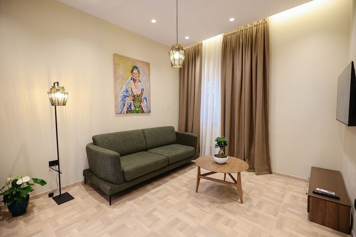 Room 7 of 38