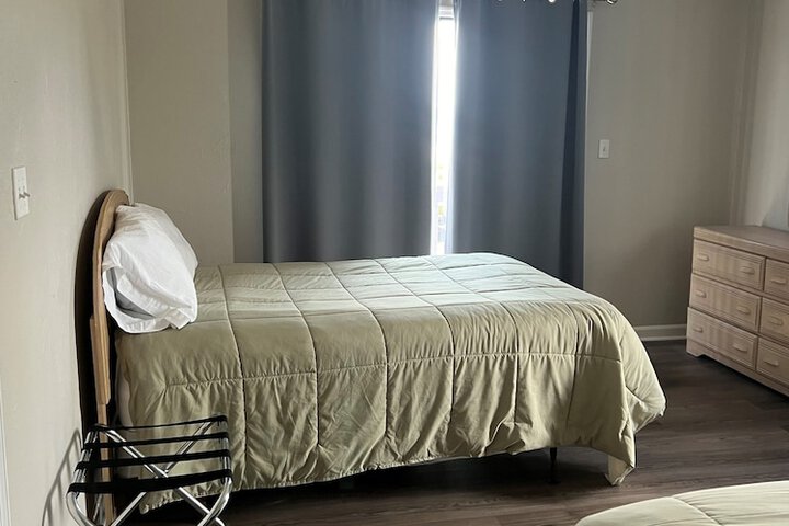 Room 6 of 28