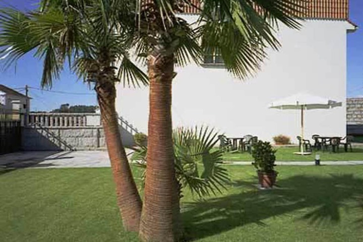 Hotel Exterior 6 of 9