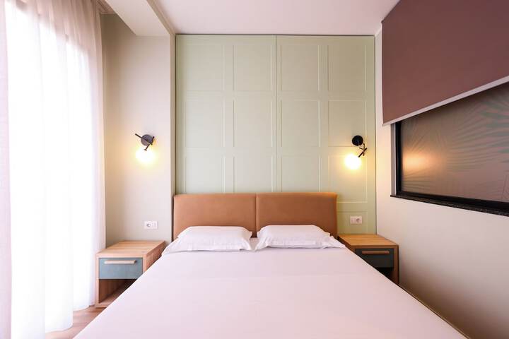 Room 38 of 162
