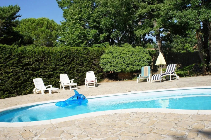 Pool 12 of 18