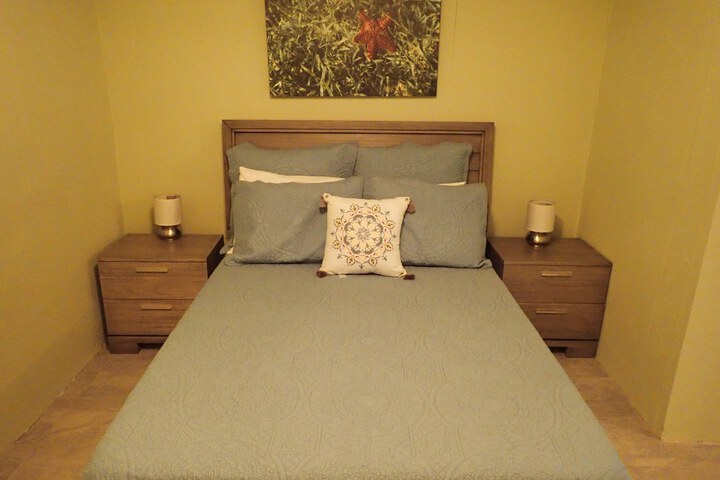 Room 12 of 83
