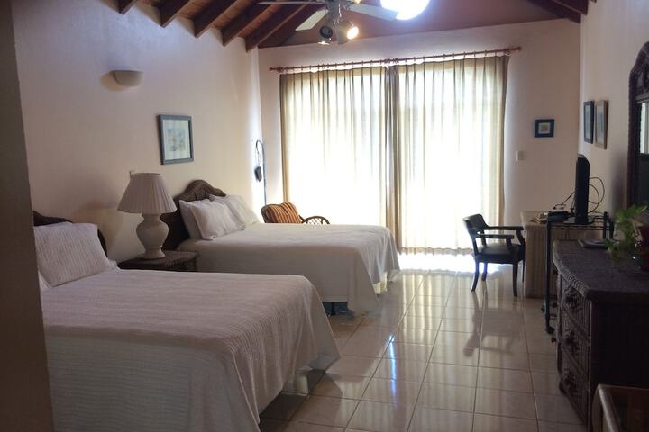 Room 3 of 39