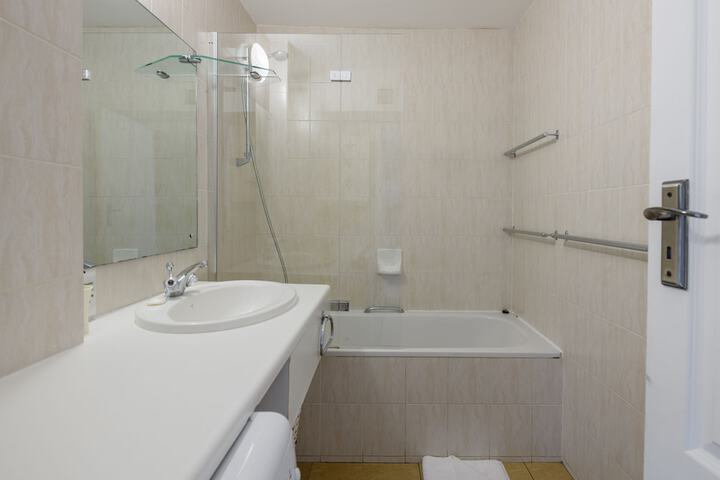 Room 14 of 26