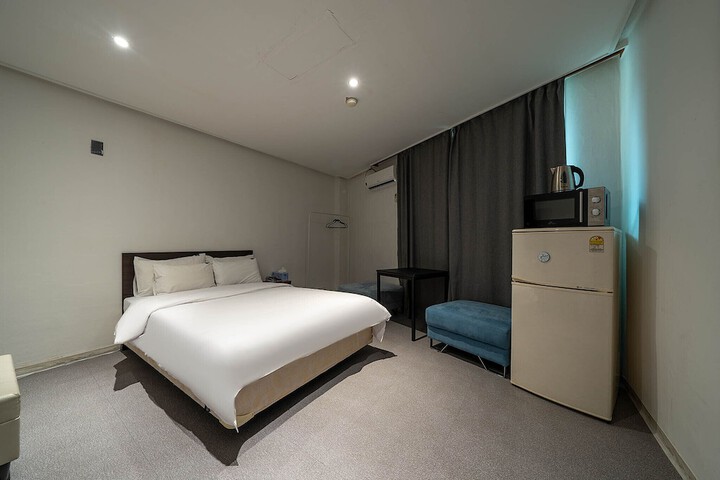 Room 29 of 82