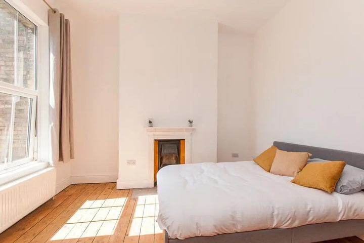Room 4 of 13